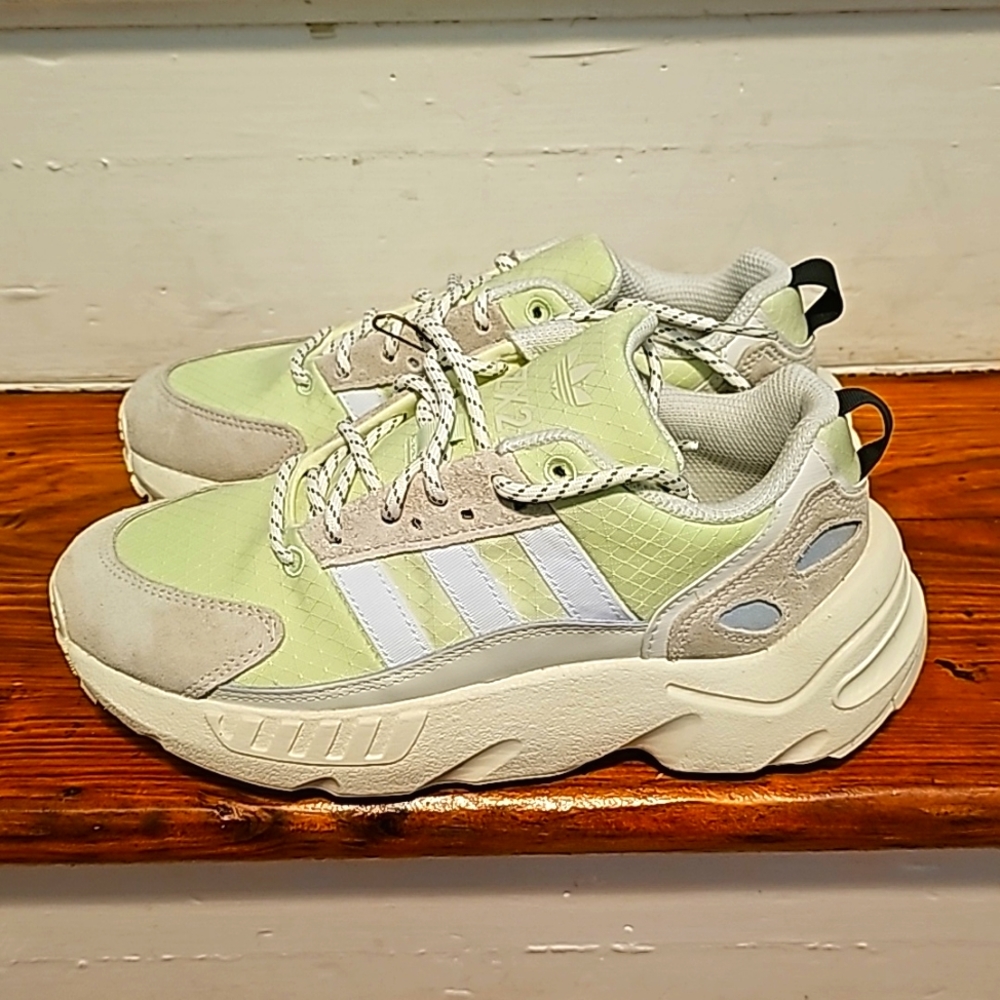 Adidas Sneakers